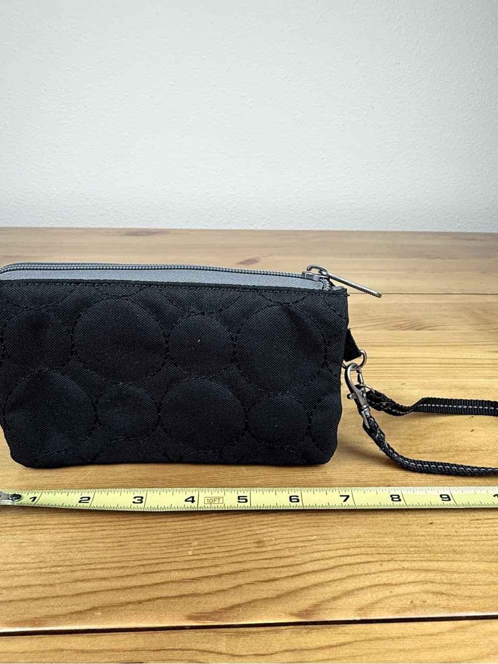 Thirty-One Black Quilted Vary You Wristlet Wallet Organizer Travel Zip Clutch